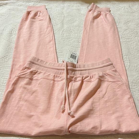 L Space Livin is easy pant/jogger. Large - Picture 5 of 9